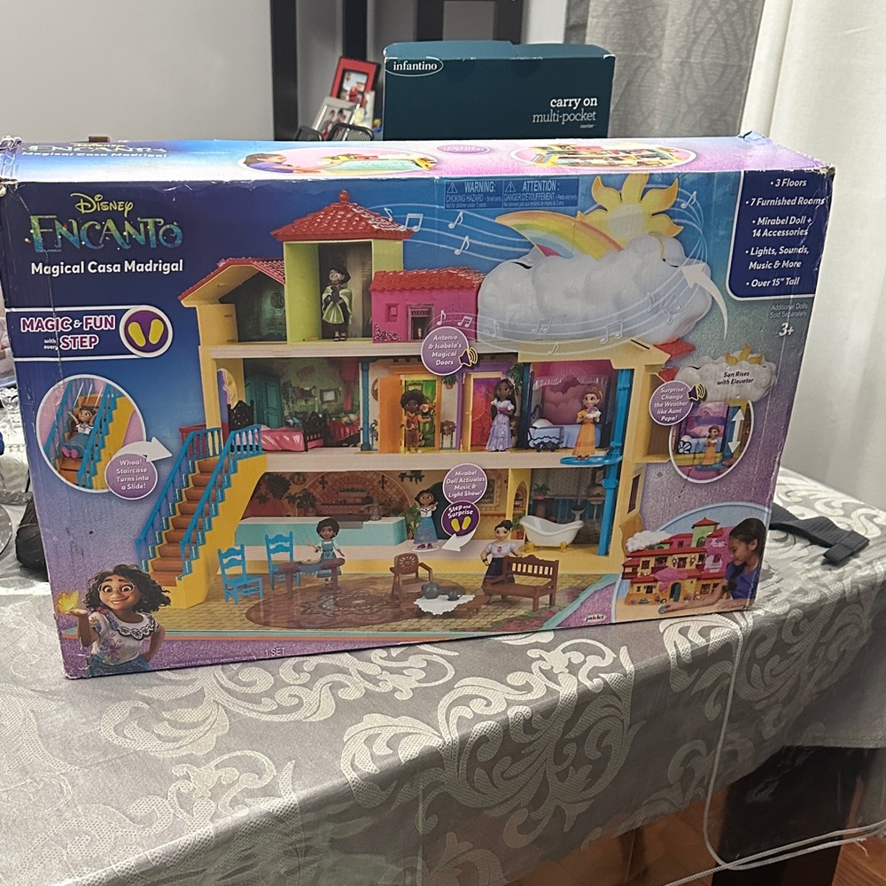 Disney Encanto Casa Madrigal Playset - Colorful Adventure